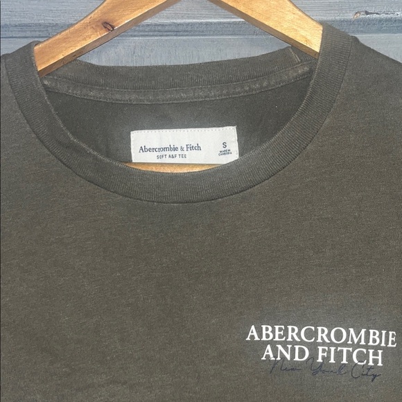 Abercrombie & Fitch Men’s Size Small Green NYC Soft Tee 100% Cotton - Picture 2 of 7